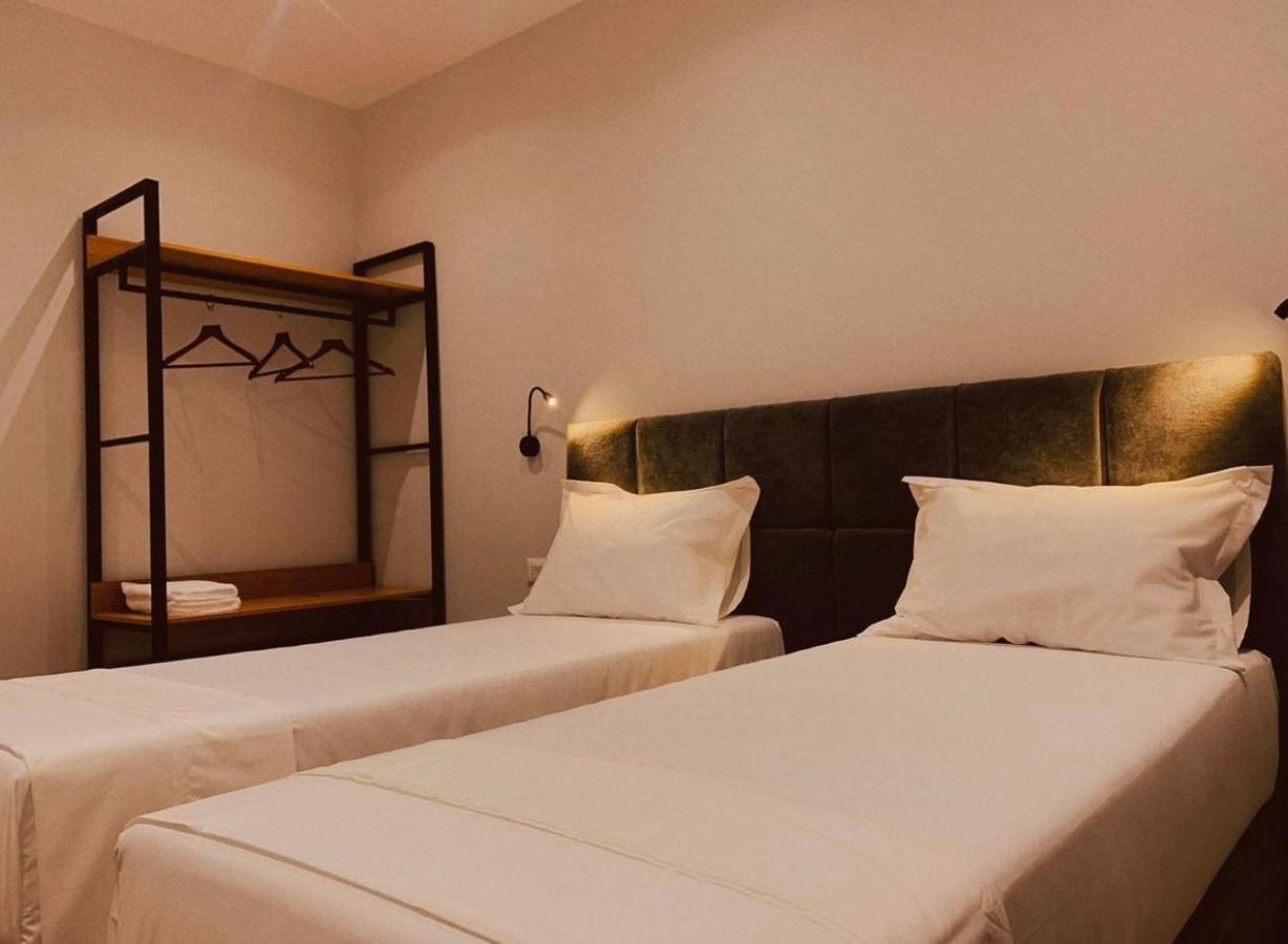 Merly Hotel Përmet エクステリア 写真