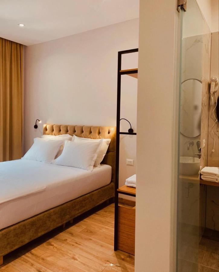 Merly Hotel Përmet エクステリア 写真