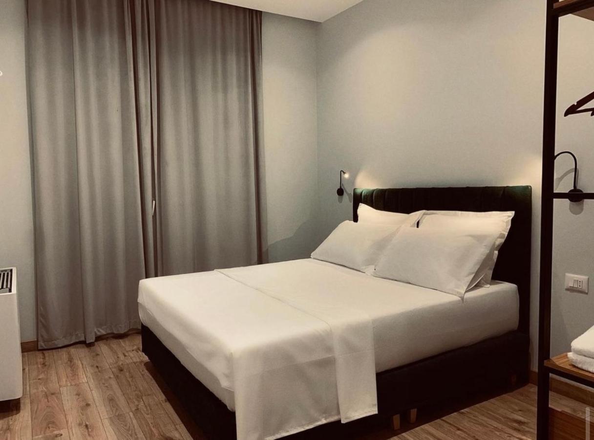Merly Hotel Përmet エクステリア 写真