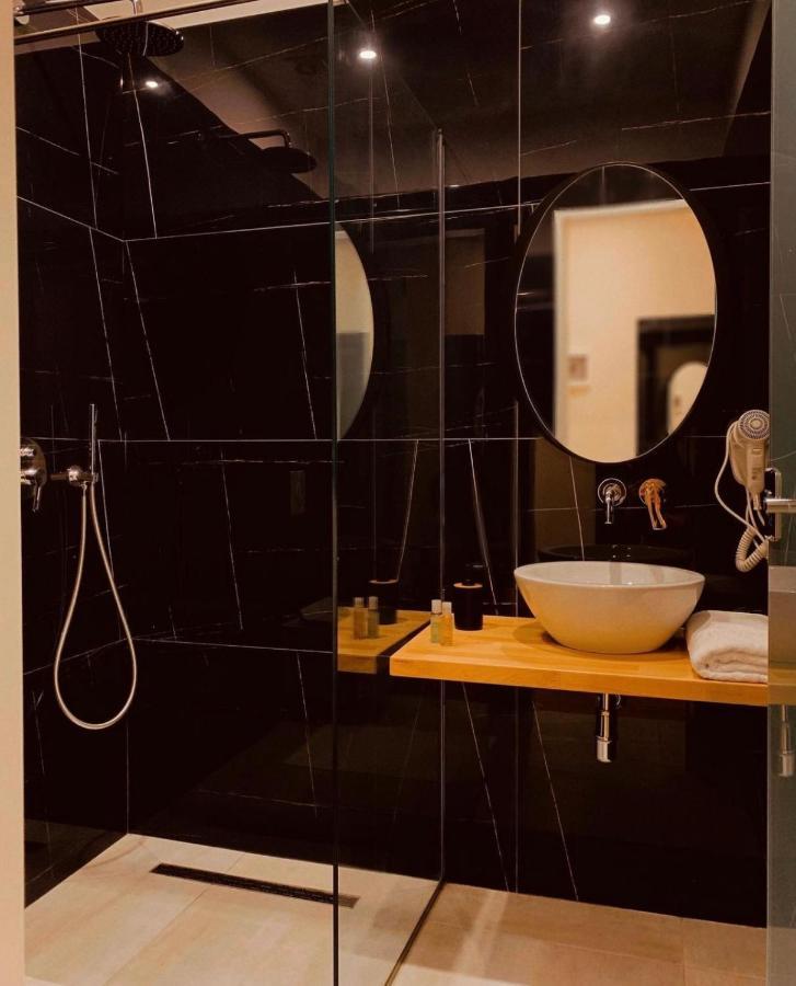 Merly Hotel Përmet エクステリア 写真