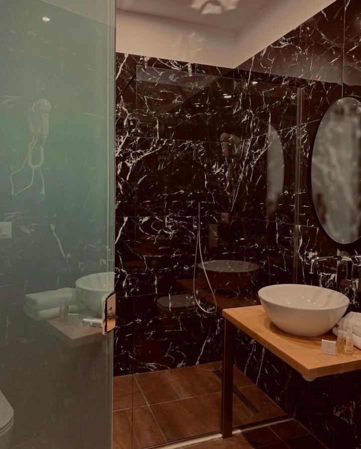 Merly Hotel Përmet エクステリア 写真