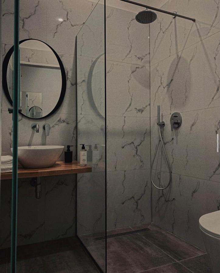 Merly Hotel Përmet エクステリア 写真