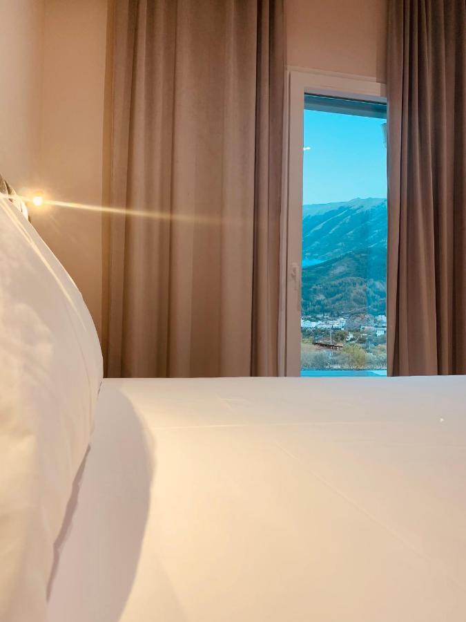 Merly Hotel Përmet エクステリア 写真