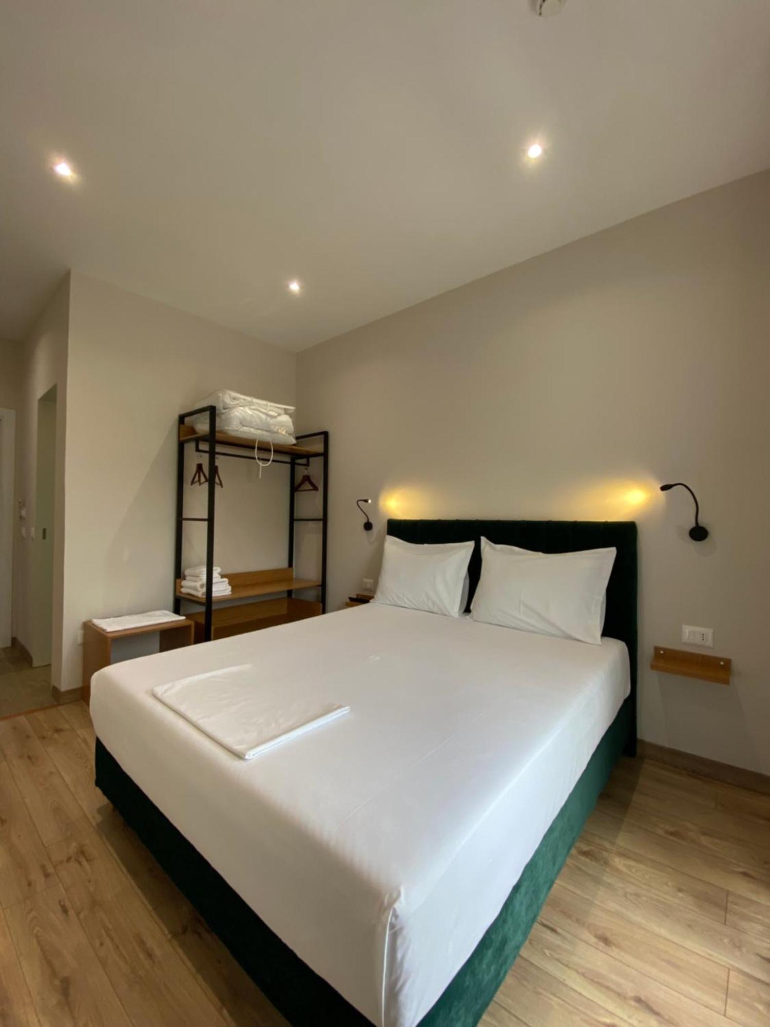 Merly Hotel Përmet エクステリア 写真